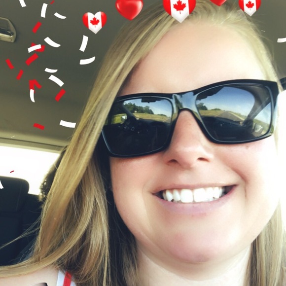 Meet your Posher, Leah - Picture 1 of 1